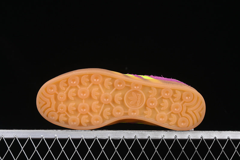 【200】【HQ8715】-[ORIGINALS GAZELLE INDOOR SHOCK PURPLE/SOLAR YELLOW/GUM]-[WOMAN:36-39]-[MAN:40-45]