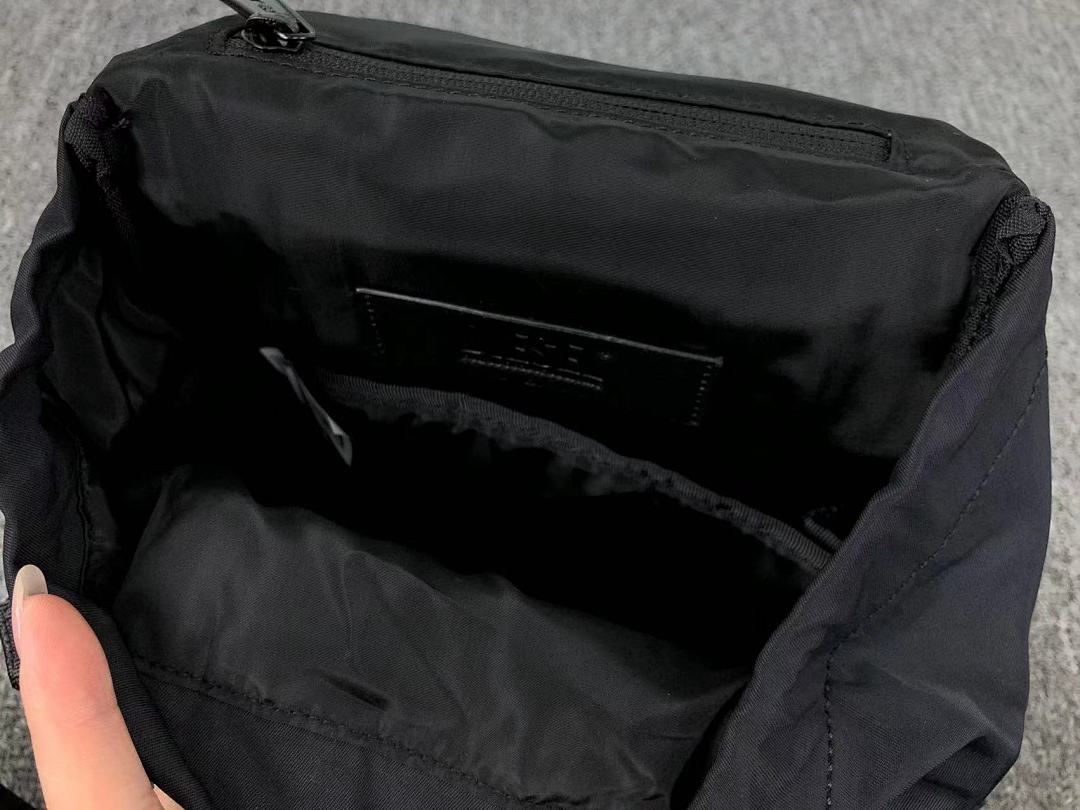 DIESEL BAG 111261475 (长19CM*宽9CM*高27CM)