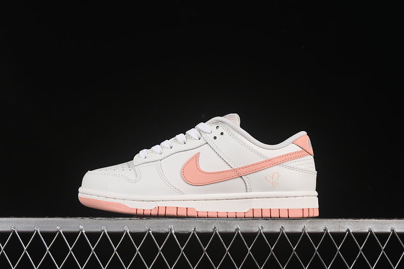 SB DUNK LOW WHITE/PINK