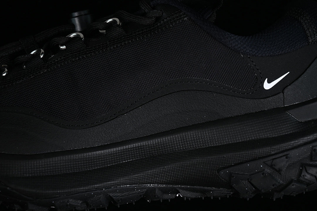 ACG MOUNTAIN FLY 2 LOW SP BLACK/BLACK/WHITE