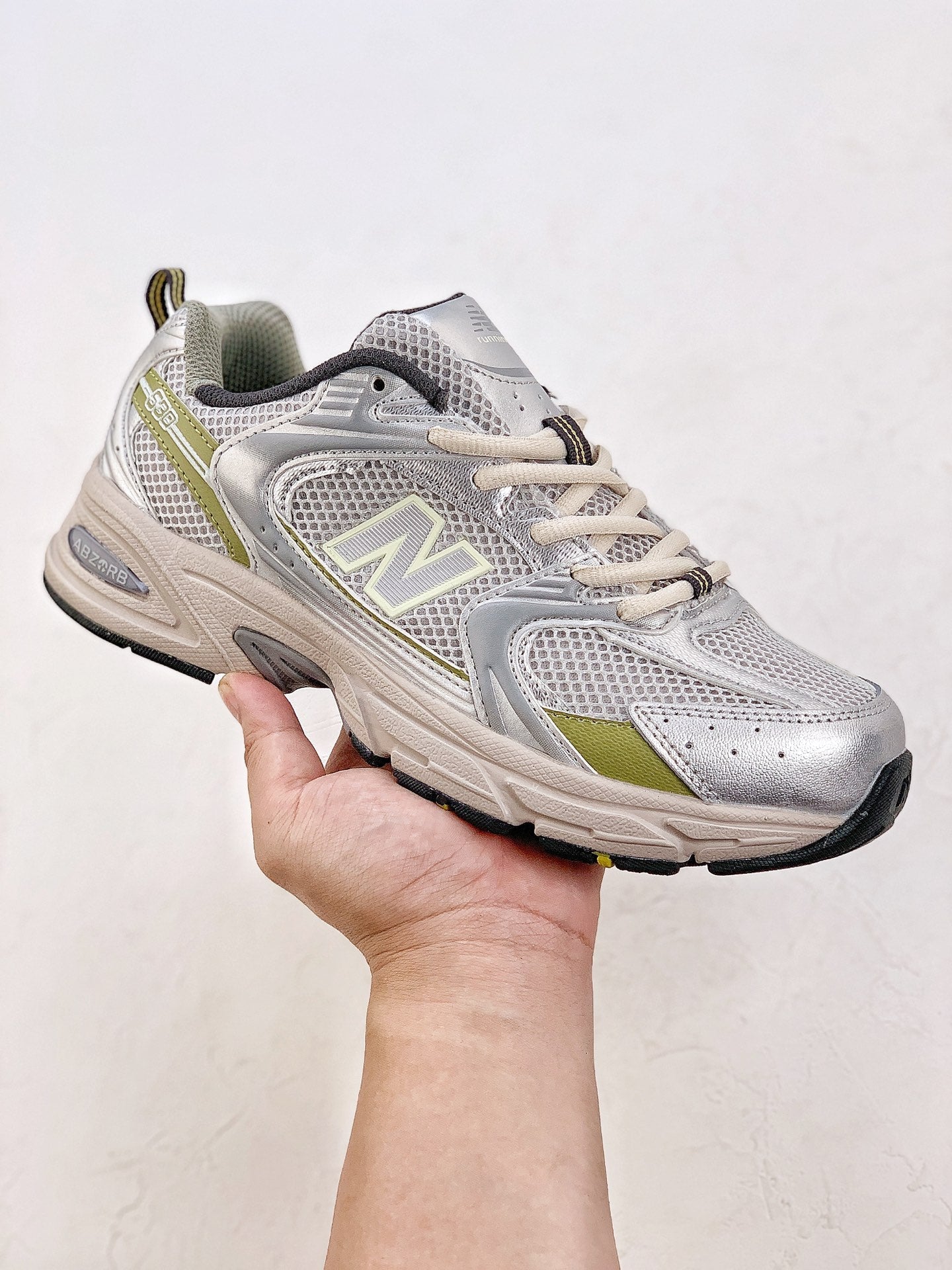 New Balance 530 Silver white