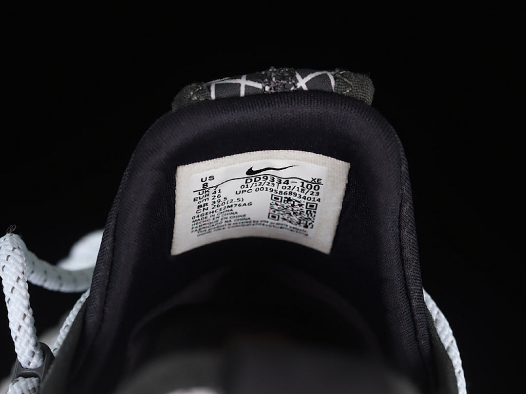 ACG MOUNTAIN FLY LOW SE WHITE/ANTHRACITE/GREY FOG/BLACK