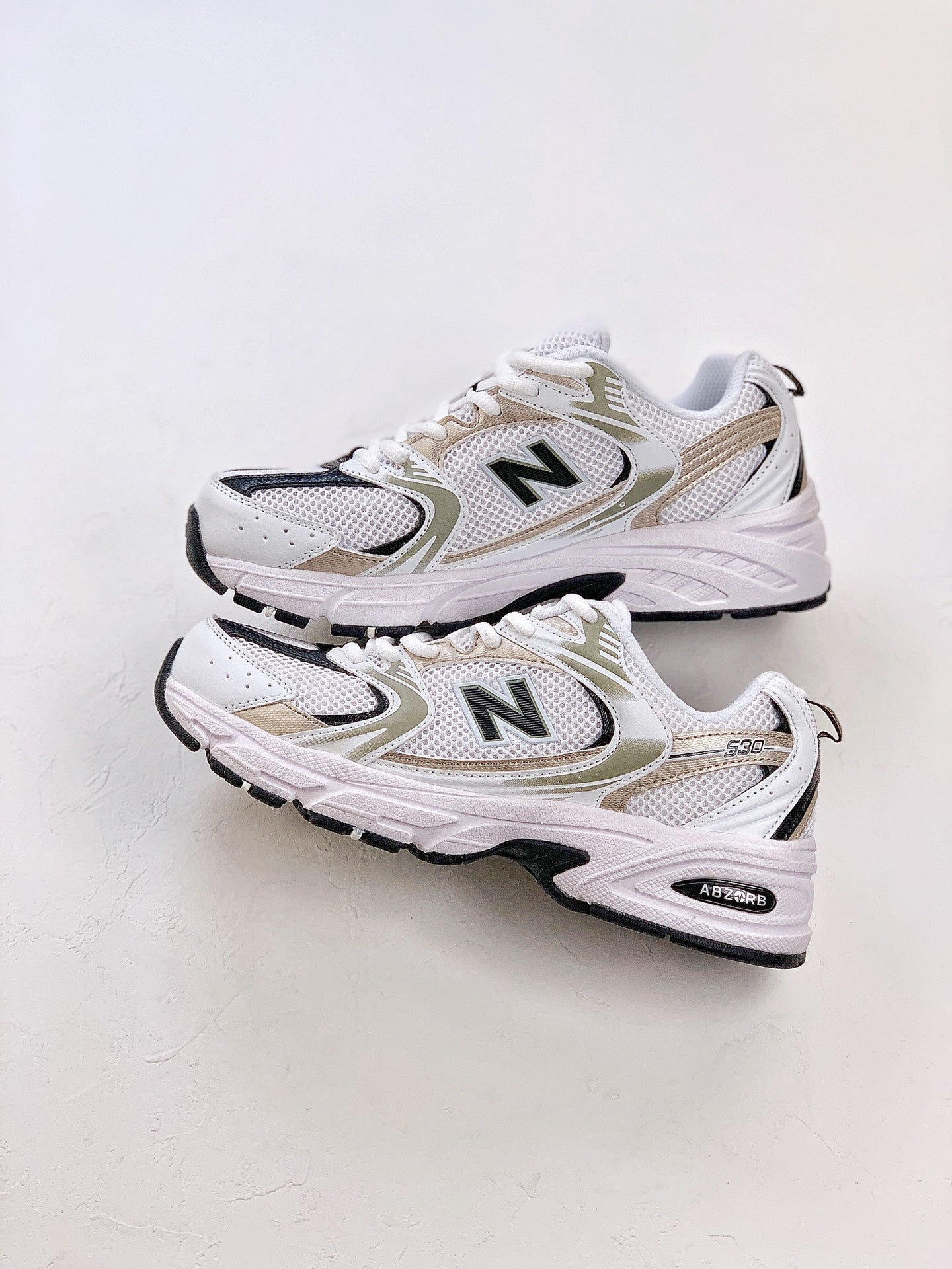 New Balance 530 White Gold