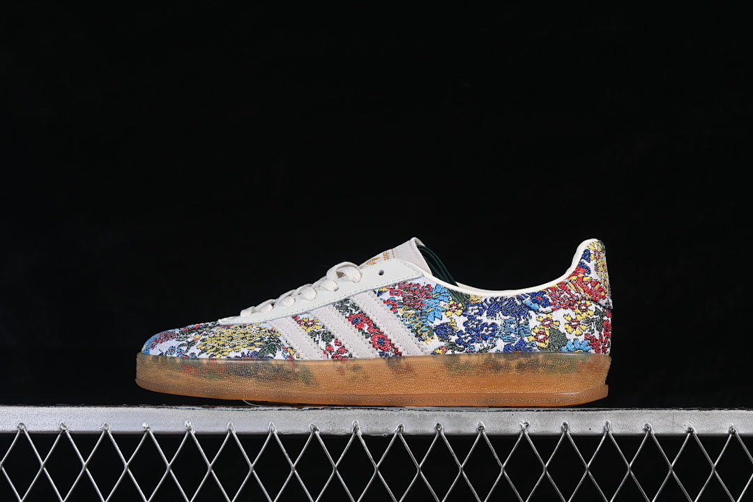 【220】[JP5309]-[GAZELLE INDOOR OFF-WHITE/MULTI]-[WOMAN:35-39]-[MAN:40-45]