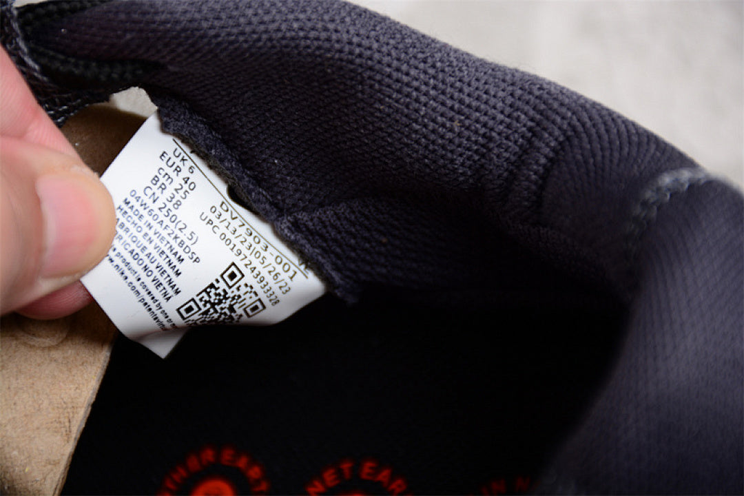 ACG MOUNTAIN FLY 2 WHITE/BLACK