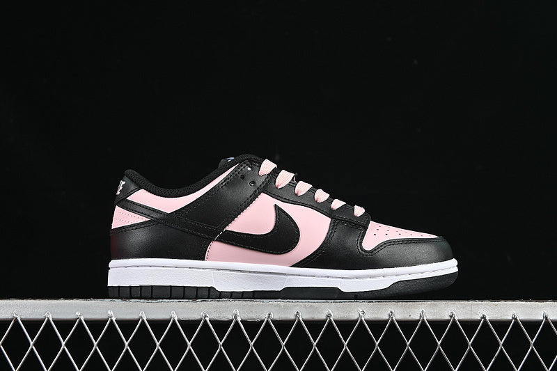 【300】【CW1590-100】-[SB DUNK LOW BLACK/PINK]-[WOMAN:35.5-40]
