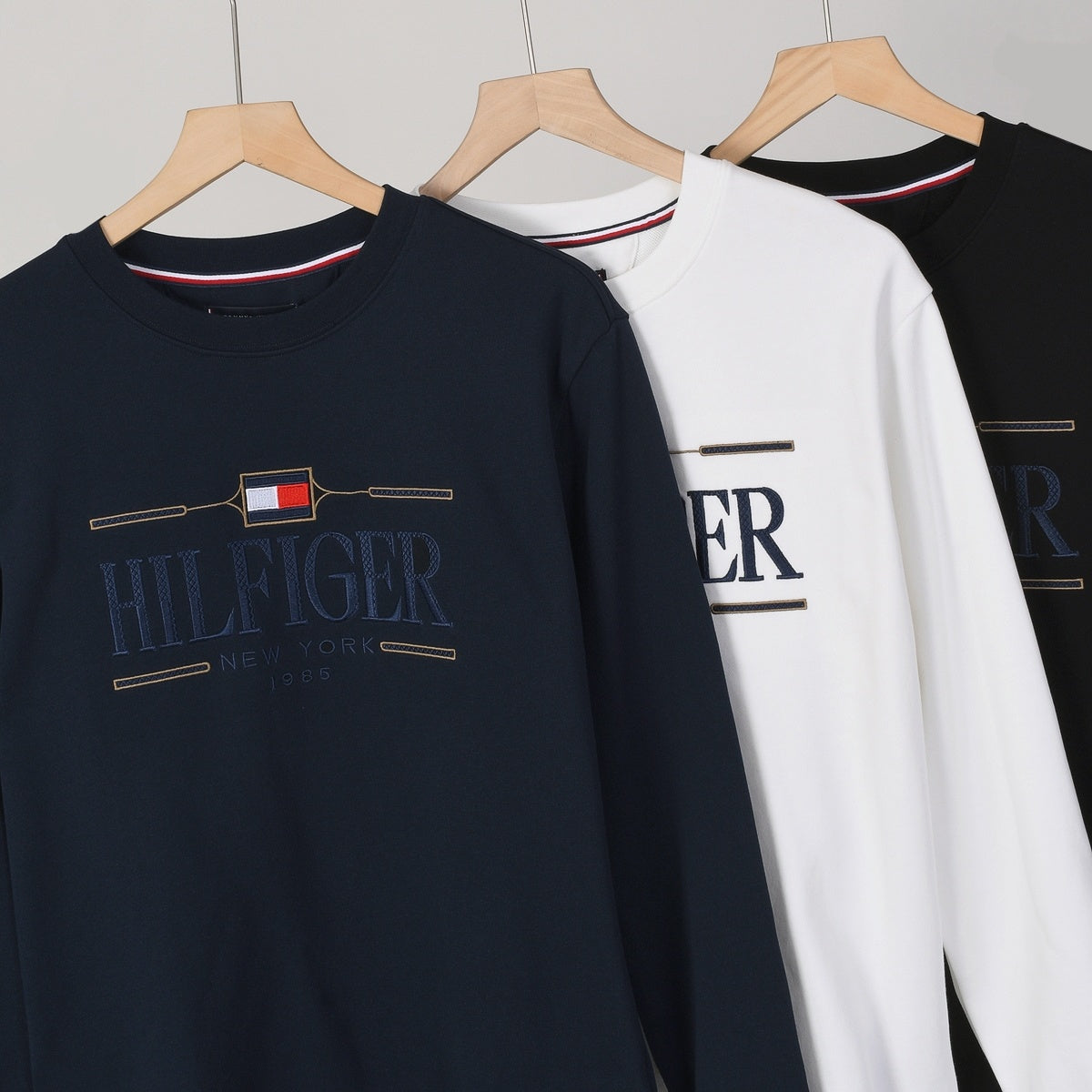 TommyCrew Neck Sweatshirt