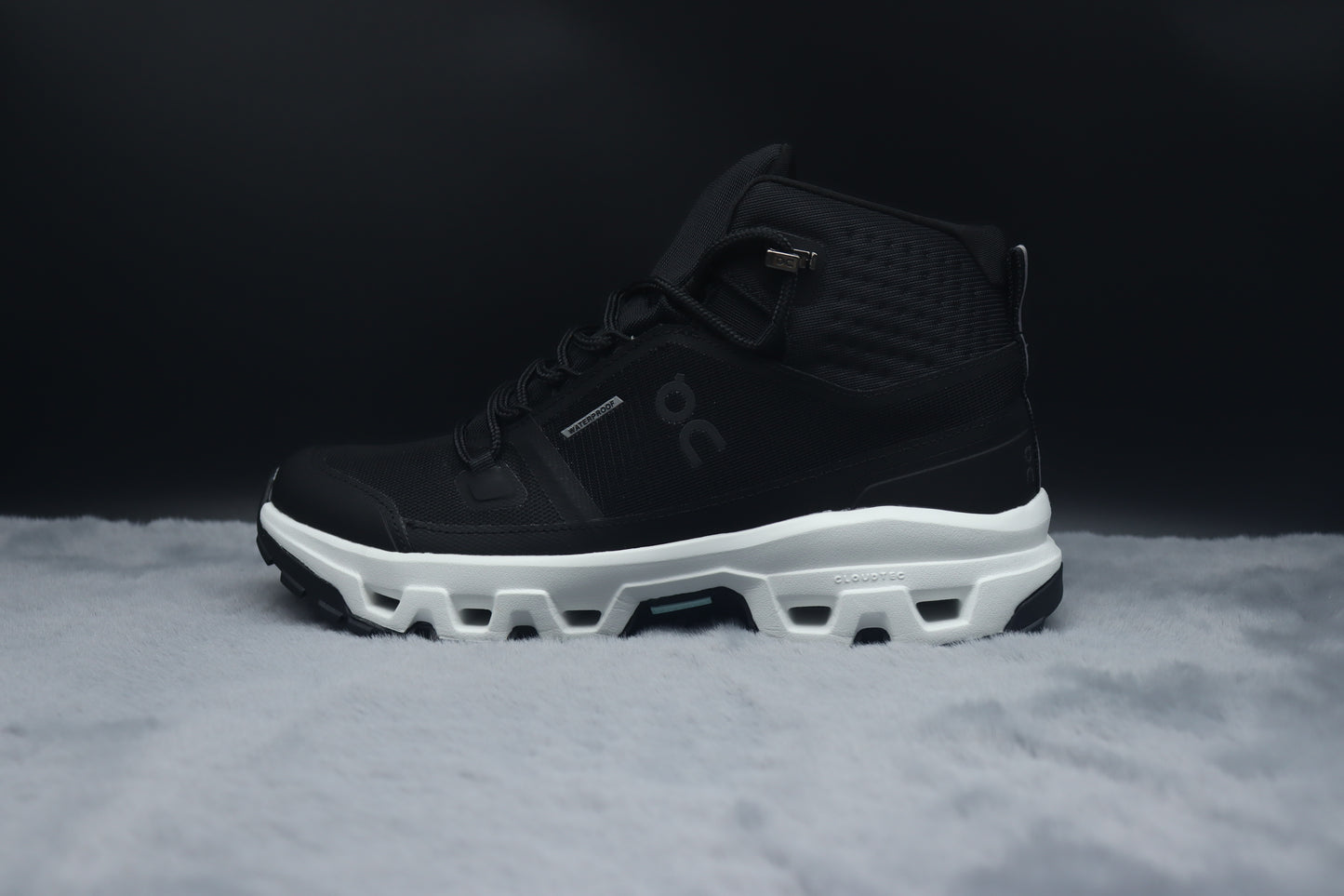 ONCLOUD ROCK LOW WATER PROOF