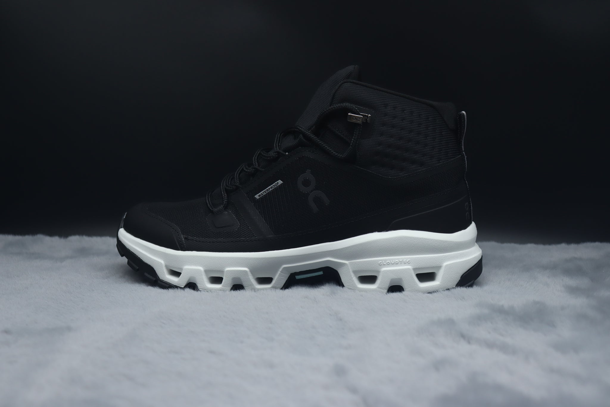 ONCLOUD ROCK LOW WATER PROOF