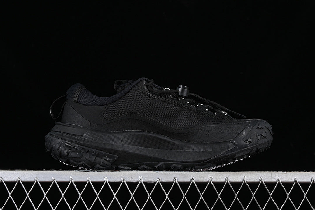 ACG MOUNTAIN FLY 2 LOW SP BLACK/BLACK/WHITE