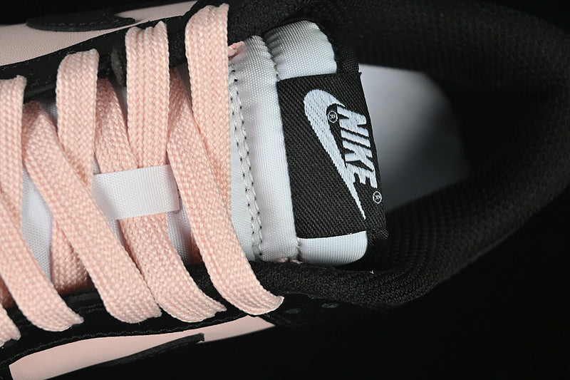 【300】【CW1590-100】-[SB DUNK LOW BLACK/PINK]-[WOMAN:35.5-40]