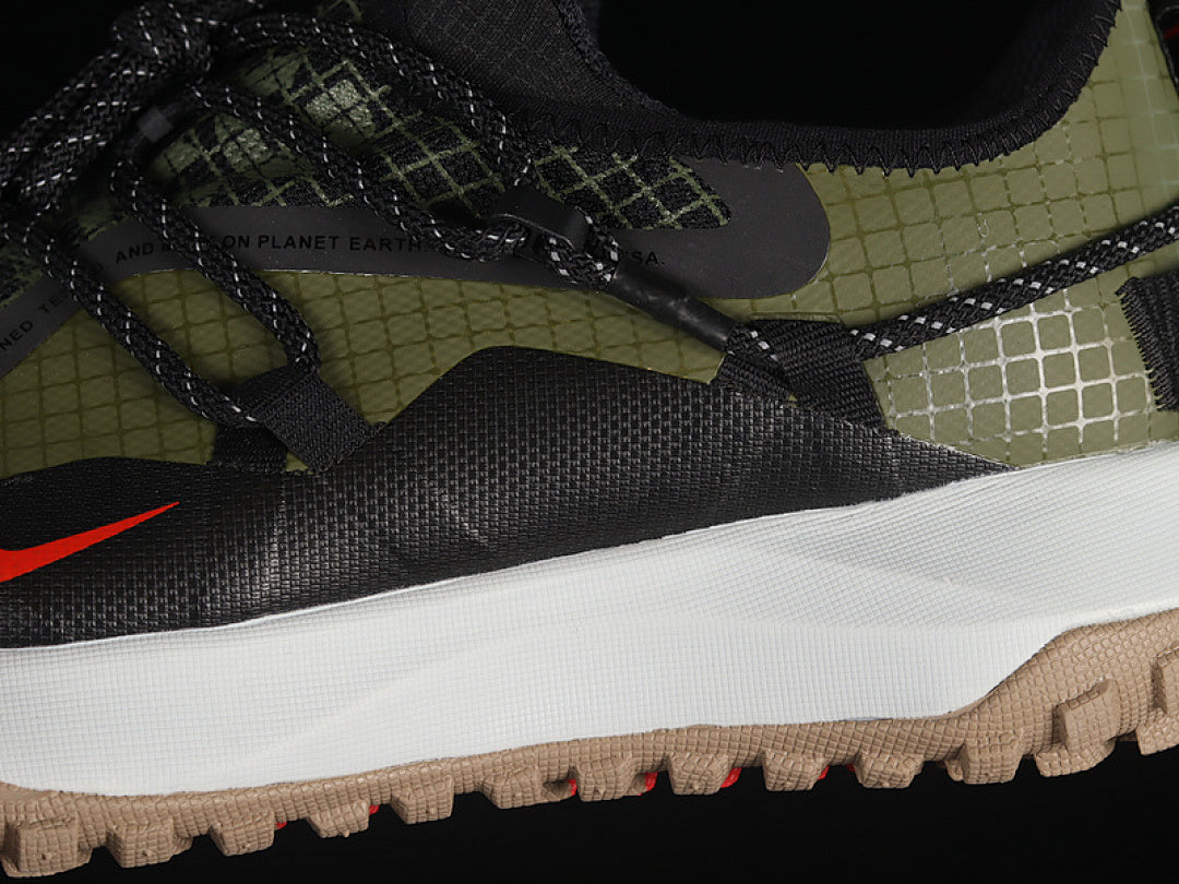 ACG MOUNTAIN FLY LOW SE PILGRIM/BLACK