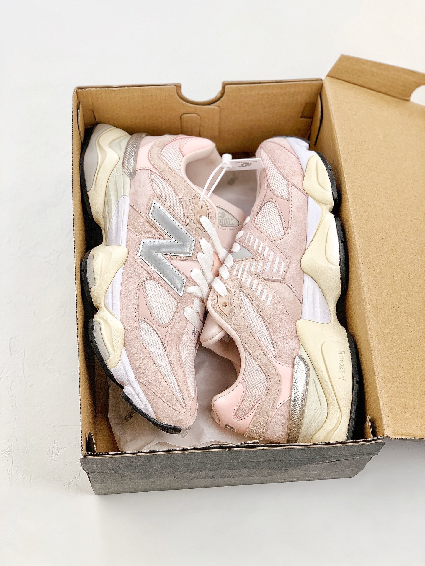 New Balance NB 9060 Pink