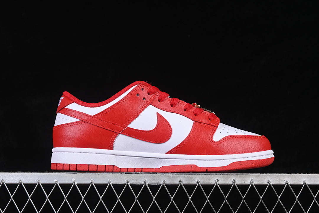 DUNK LOW NEXT NATURE WHITE/UNIVERSITY RED