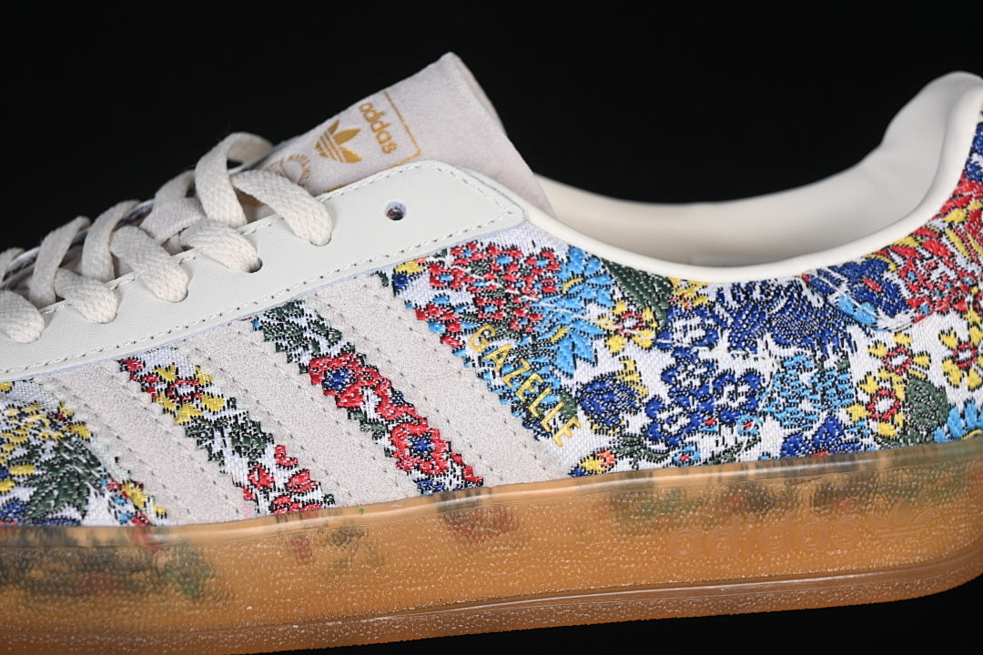 【220】[JP5309]-[GAZELLE INDOOR OFF-WHITE/MULTI]-[WOMAN:35-39]-[MAN:40-45]