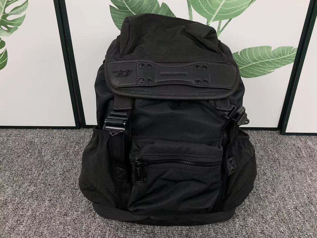 DIESEL BAG 111261475 (长19CM*宽9CM*高27CM)