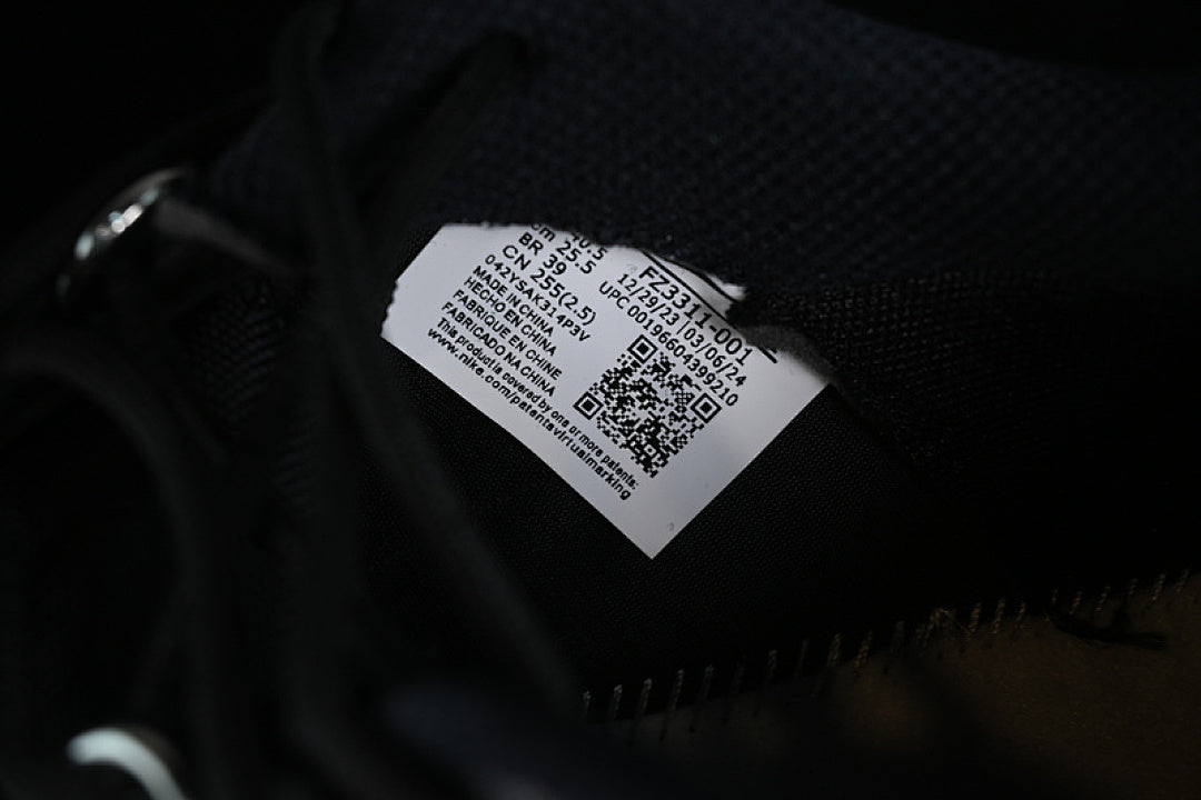 ACG MOUNTAIN FLY 2 LOW SP BLACK/BLACK/WHITE