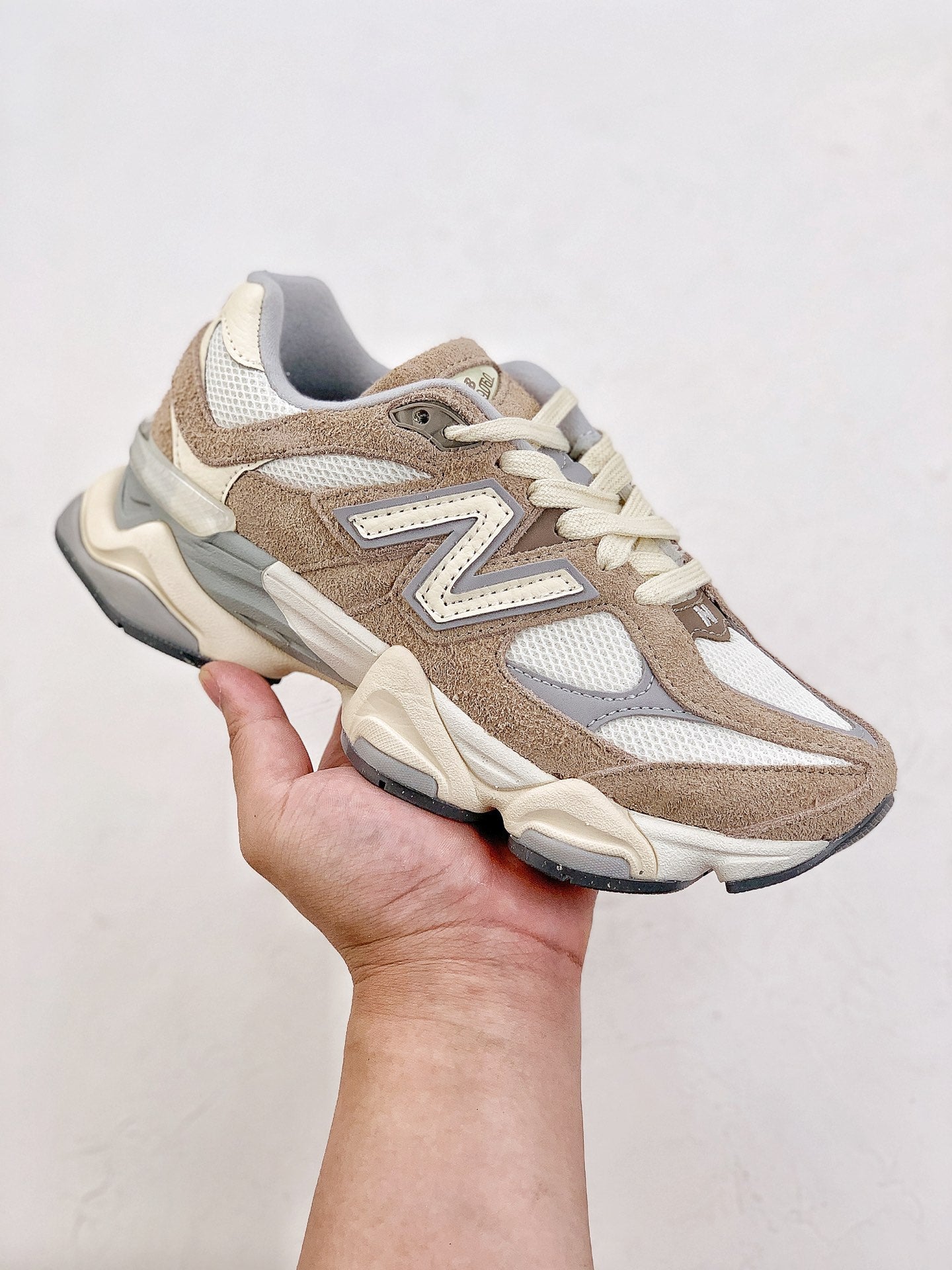 New Balance NB 9060 white/ brown
