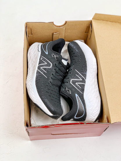 New Balance NB Fresh Foam Black&White