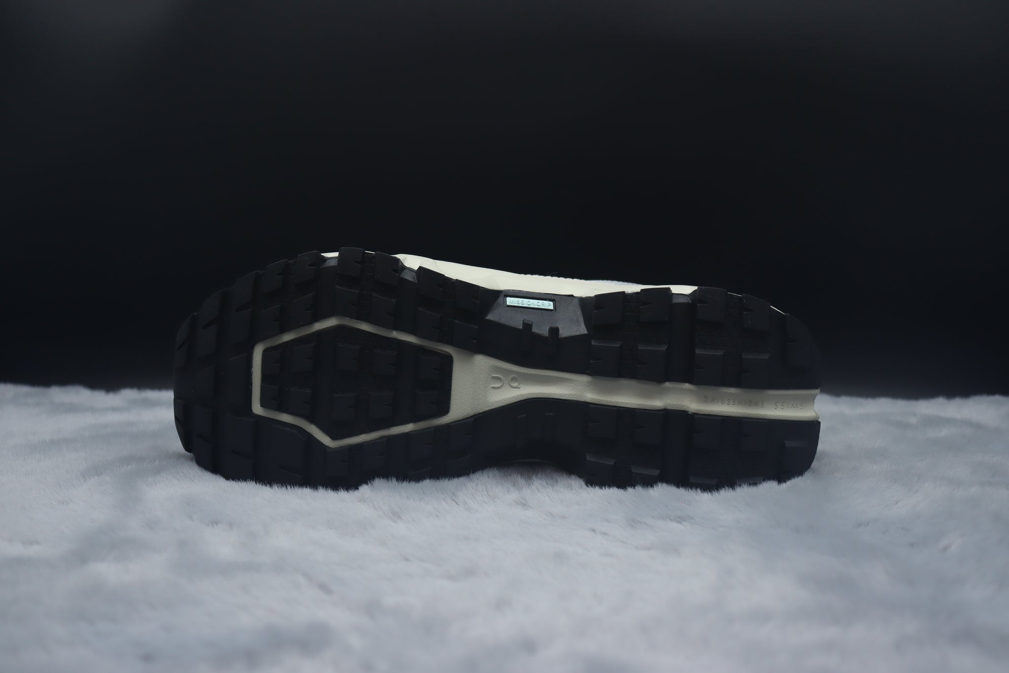 ONCLOUD ROCK LOW WATER PROOF