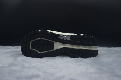 ONCLOUD ROCK LOW WATER PROOF