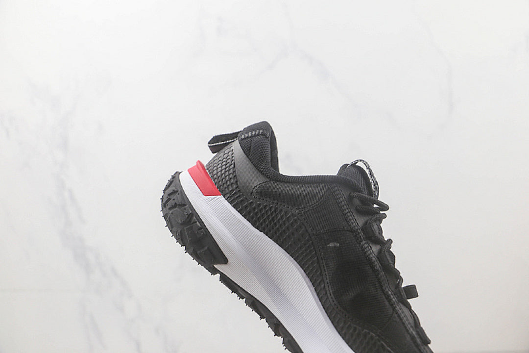ACG MOUNTAIN FLY 2 LOW BLACK/WHITE/RED