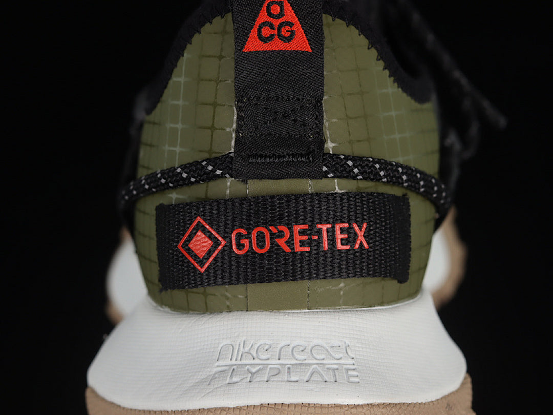ACG MOUNTAIN FLY LOW SE PILGRIM/BLACK