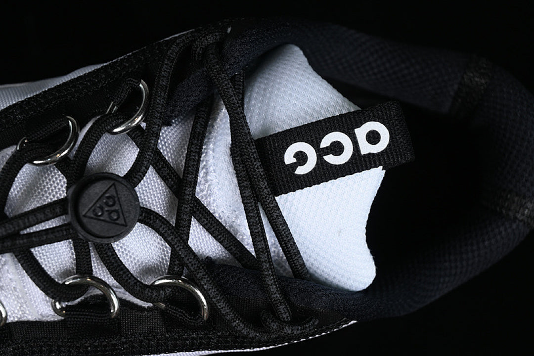 ACG MOUNTAIN FLY 2 LOW SP BLACK/BLACK/WHITE