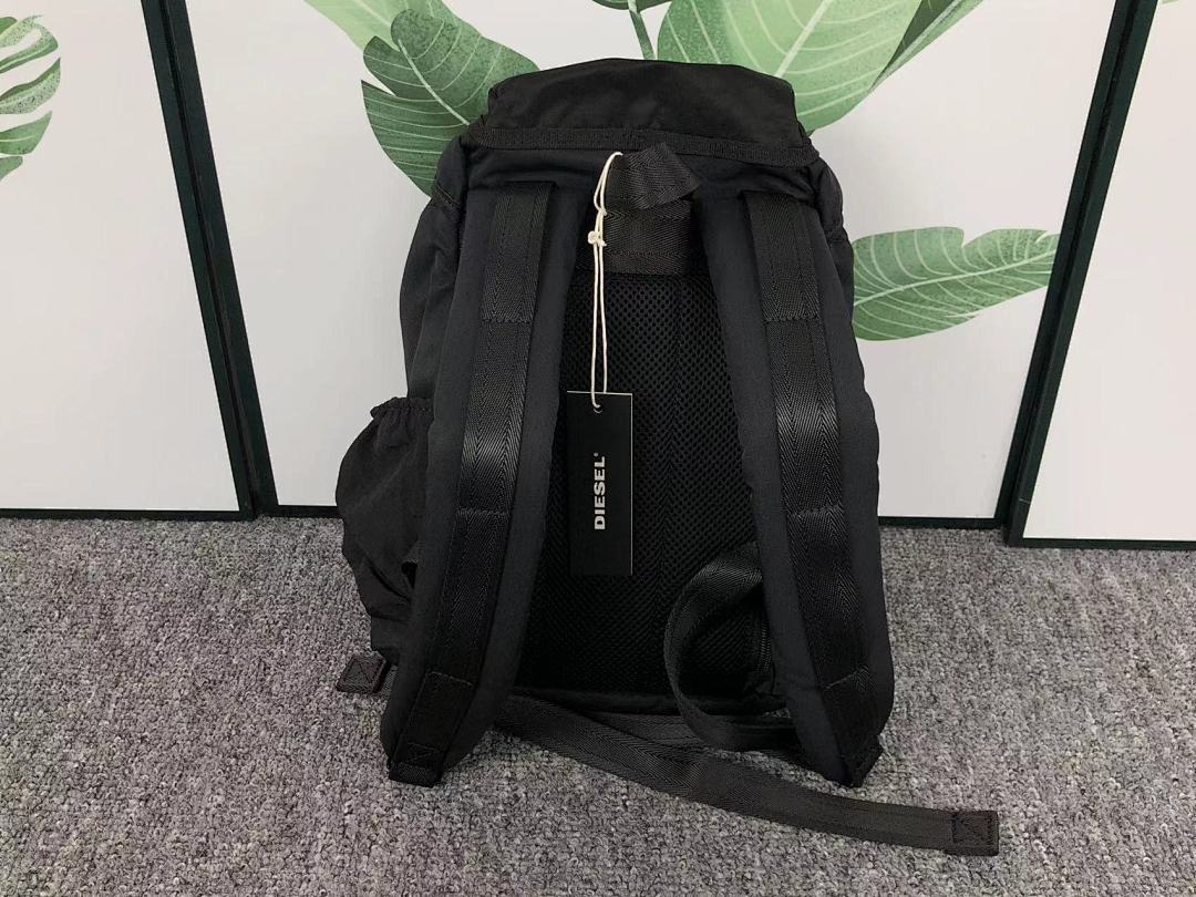 DIESEL BAG 111261475 (长19CM*宽9CM*高27CM)