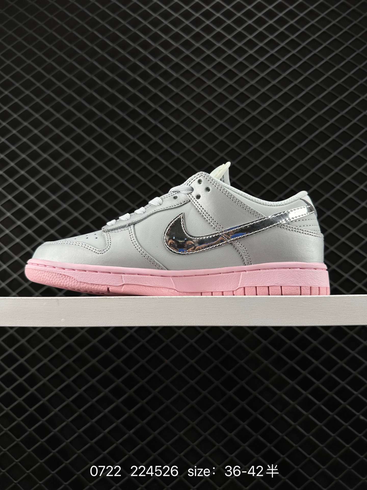 3 224 Year of the Dragon exclusive color matching, Nike sb Dunk Low LX” dunk series low-top casual sports skateboard shoes Item number: HM3698-6 Code: 22426 Size: 36～42 and a half Details