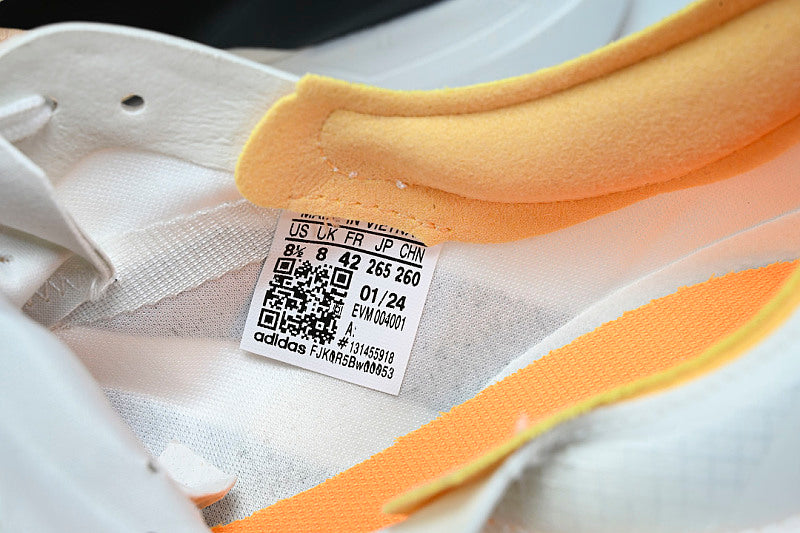KI4780 ADIZERO ADIOS 4 M LOW-CUT RUNNING SHOES WHITE/ORANGE/BLACK