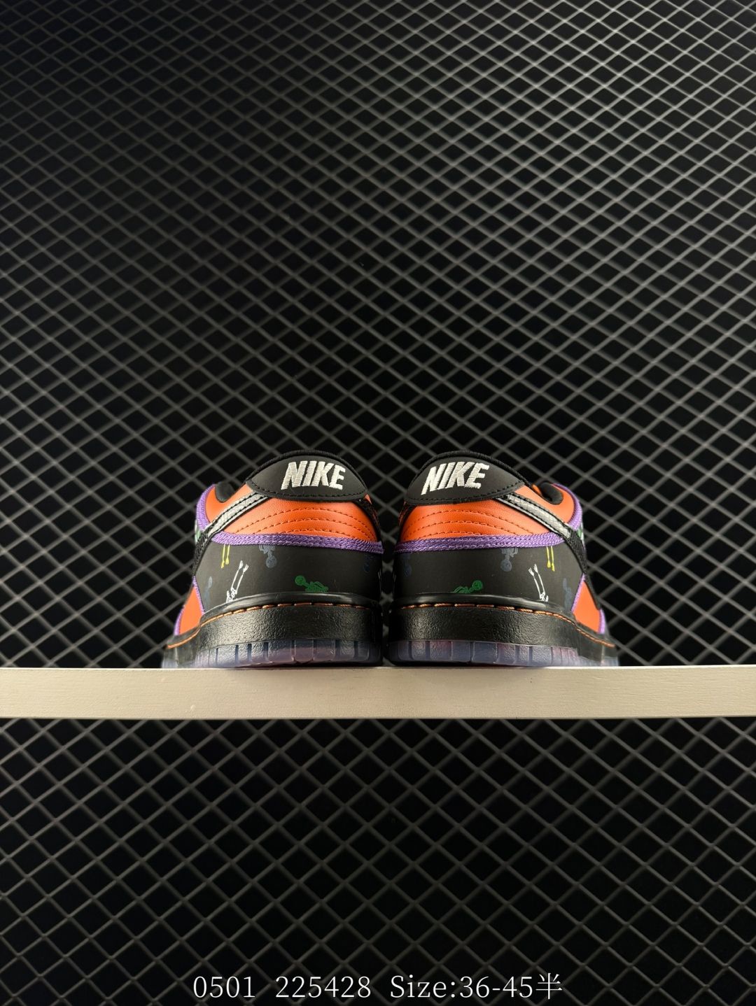 company level The Nike Dunk Low Dunk SB, as the name suggests, has a classic Dunk bloodline and injects more fashion elements. Compared to regular Dunk skateboarding shoes, the improved Dunk SB has increased the filling of the tongue, greatly improving comfort