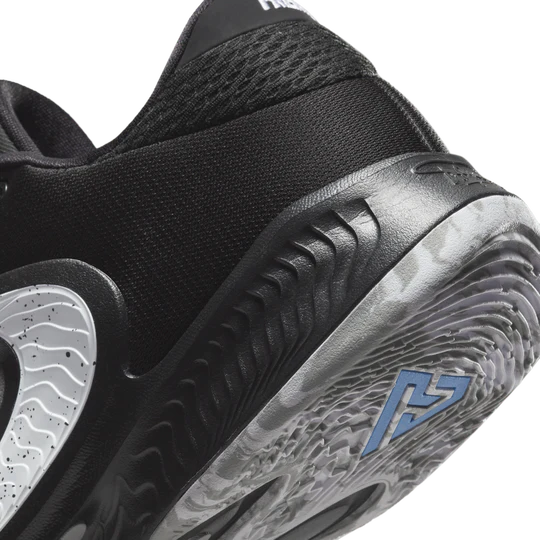 Nike Zoom Freak 4 black