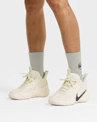 Nike Cosmic Unity 2  Coconut Milky
