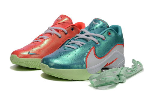 Nike LeBron 22 'Christmas'