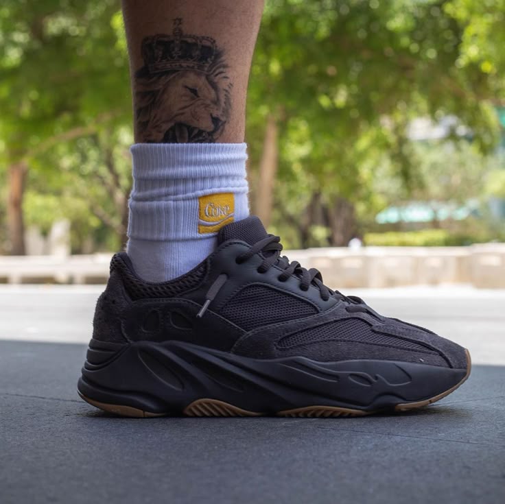Adidas Yeezy Boost 700 'Utility Black'