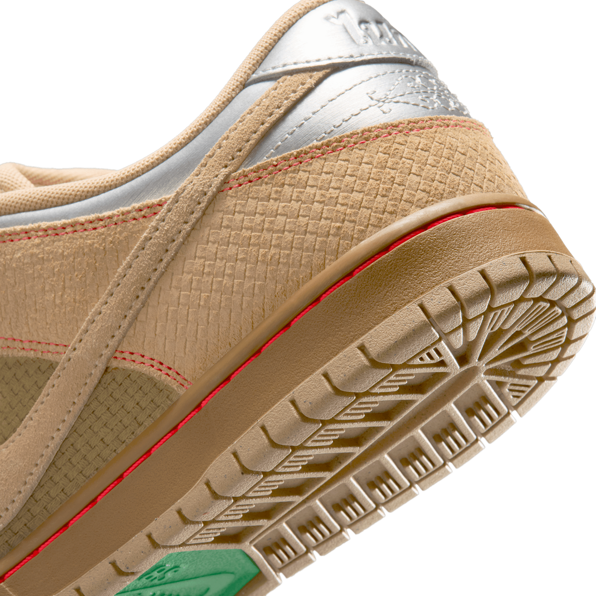 Nike SB Dunk Low Pro 'Som Tum'